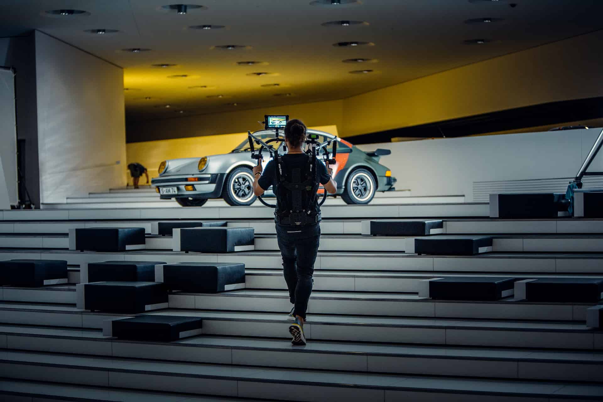 Porsche x Cyberpunk 2077 Kampagnenfilm, behind the scenes Porsche Museum Kameramann - Filmproduktion hawkins.film